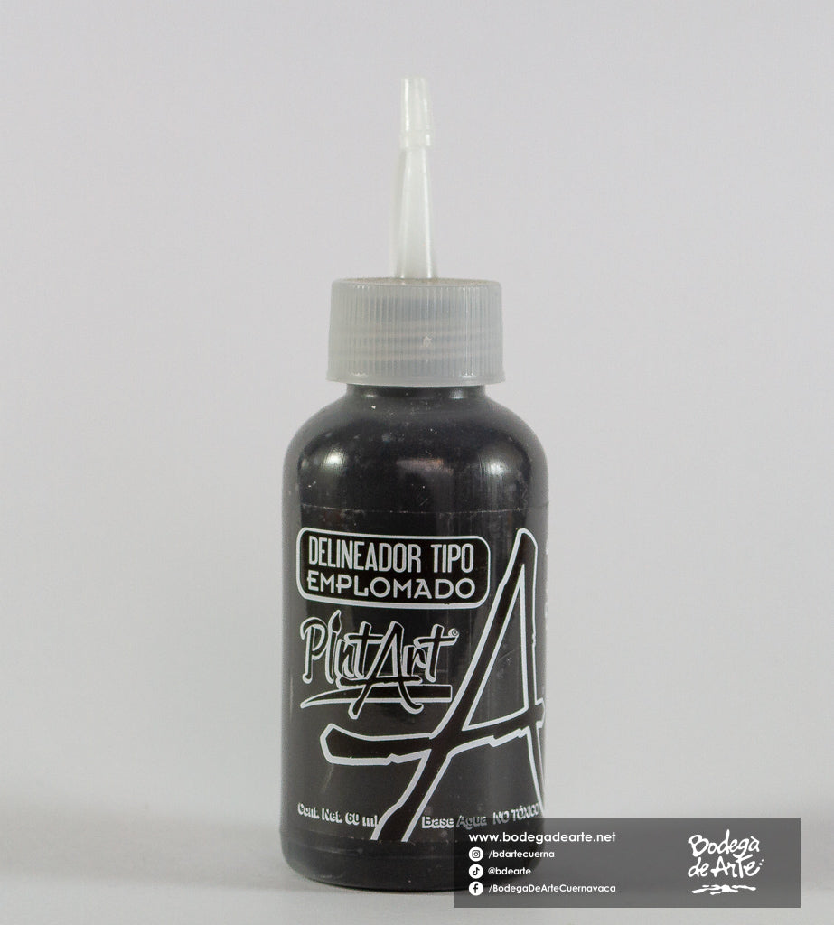 Delineador emplomado negro Pintart