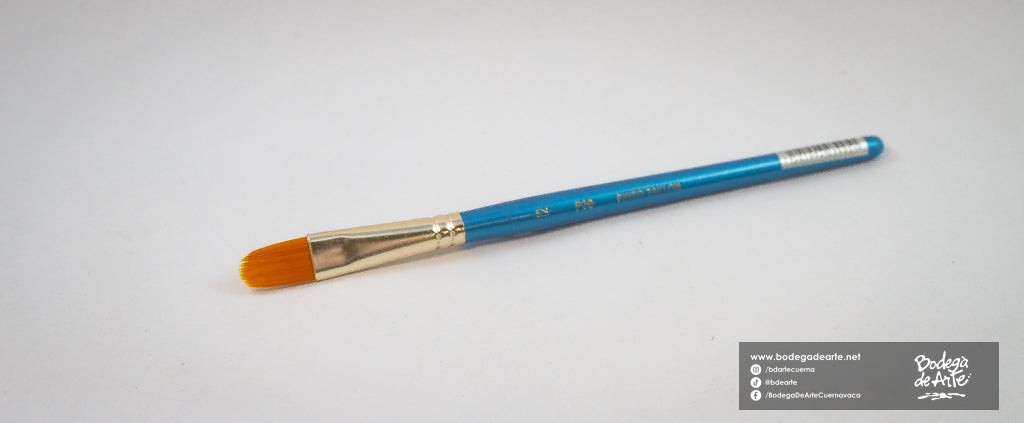 Pincel Pinto Taklon P30 Dorado Lengua de Gato