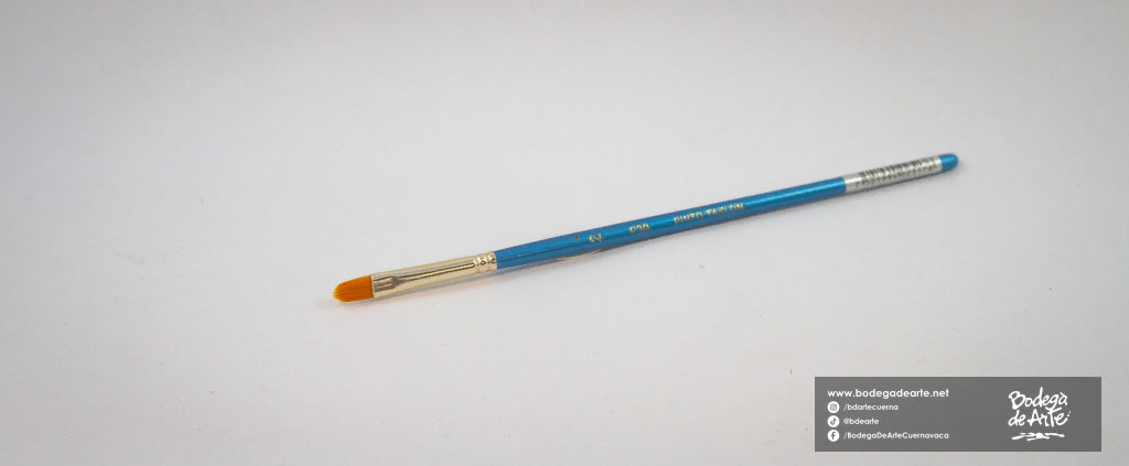 Pincel Pinto Taklon P30 Dorado Lengua de Gato